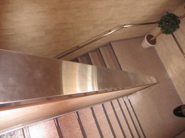 階段ステンお掃除前４_R